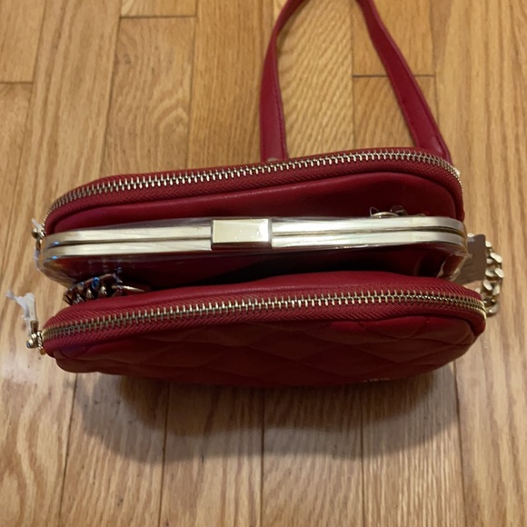 Bebe red quilted gold chain bag new with the tags - Picture 3 of 5